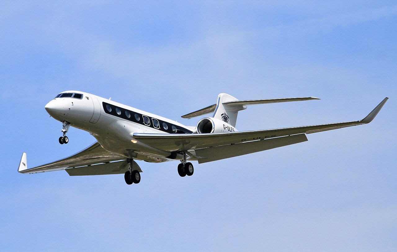 Gulfstream G650 — G-ULFS Gulfstream G650 CVT 05-05-16 (27046023031) (cropped).jpg